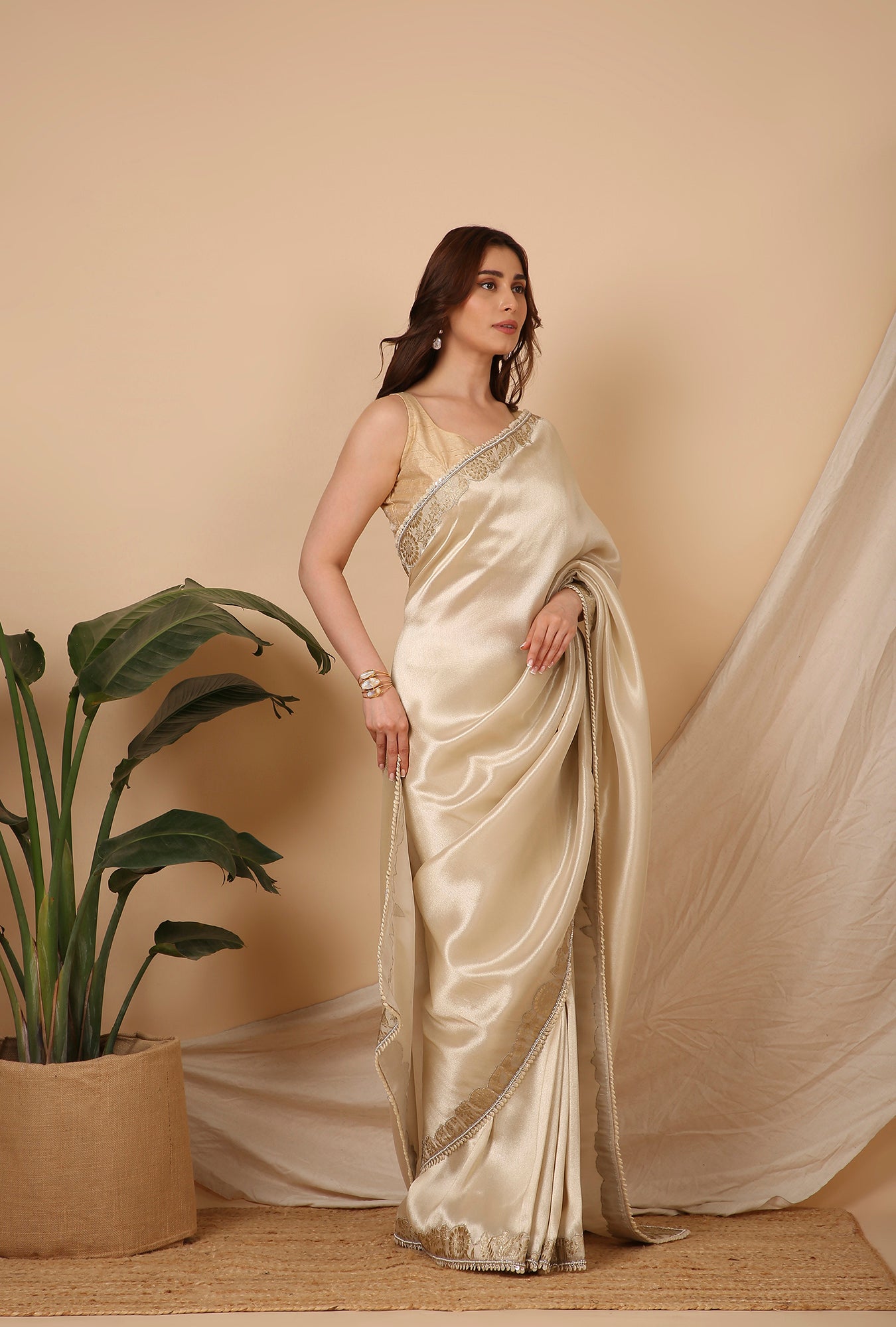 SILVER PATCH WORK BORDER SIGNATURE SAREE
