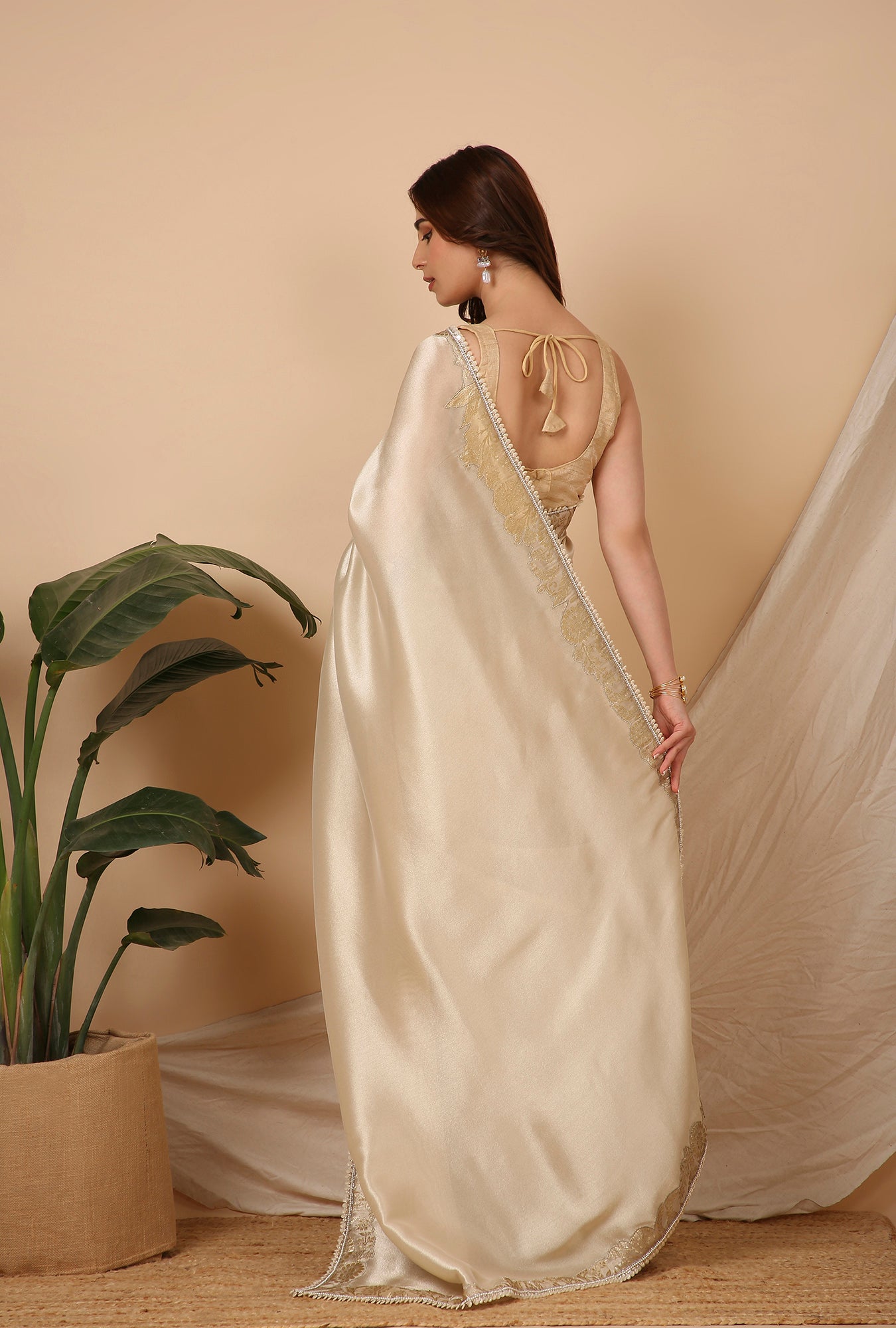 SILVER PATCH WORK BORDER SIGNATURE SAREE