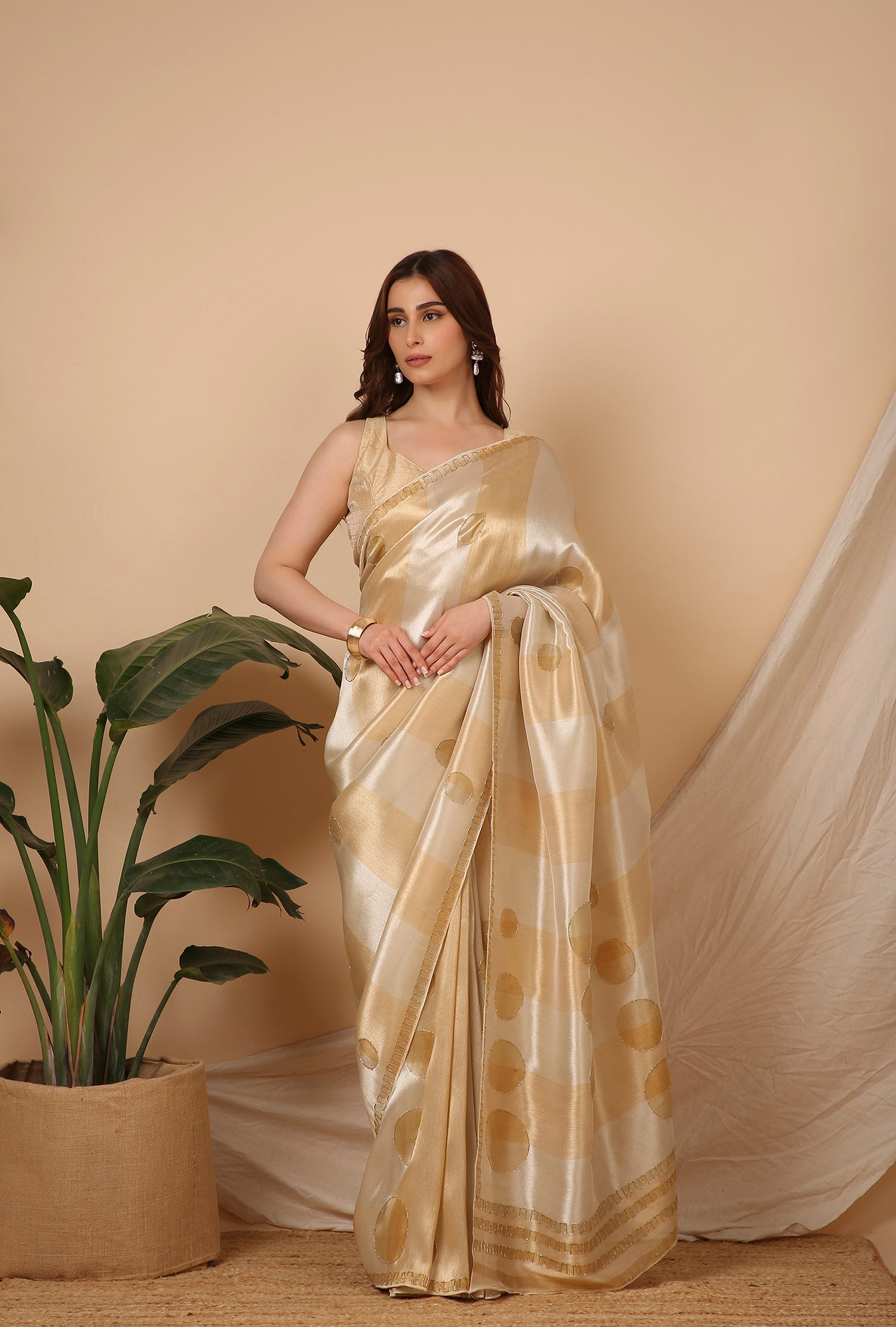 GOLD SILVER KANJIVARAM TISSU WITH HAND WORK SIGNATURE SAREE