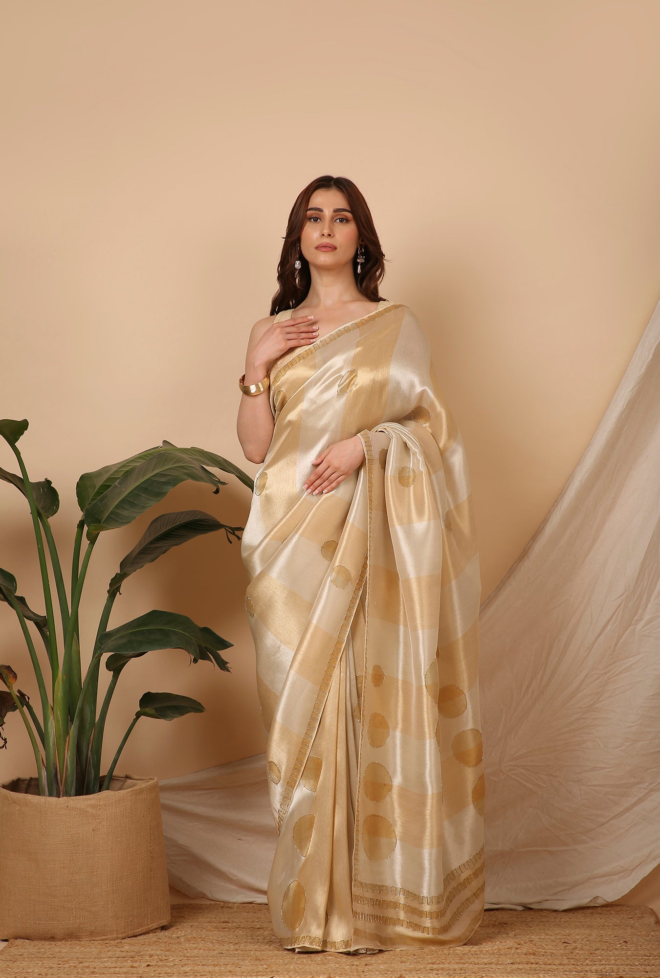 GOLD SILVER KANJIVARAM TISSU WITH HAND WORK SIGNATURE SAREE