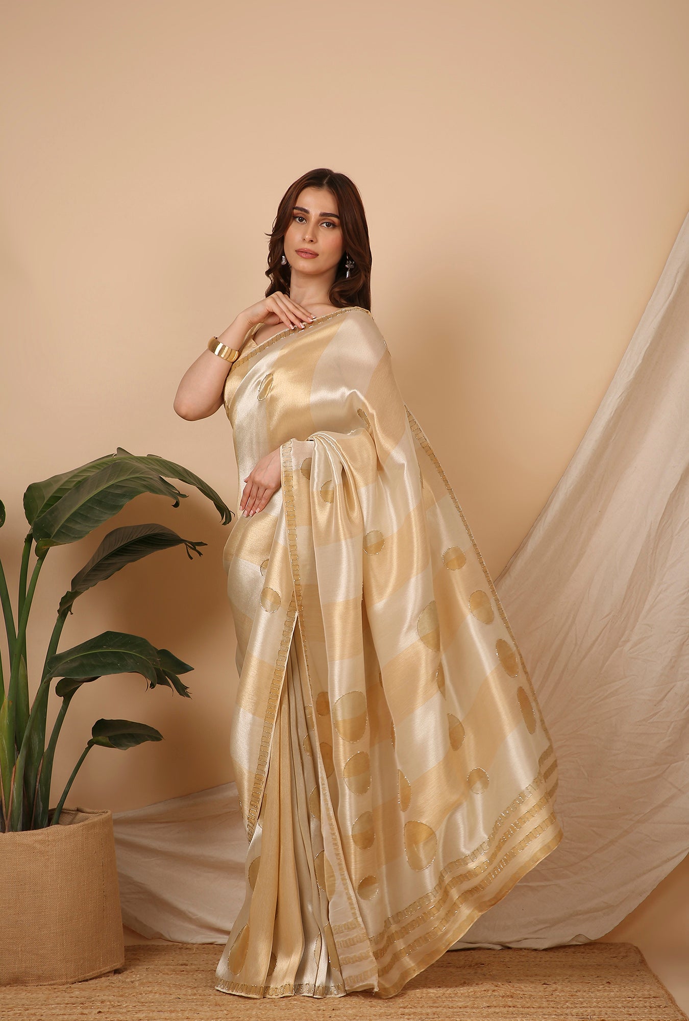 GOLD SILVER KANJIVARAM TISSU WITH HAND WORK SIGNATURE SAREE