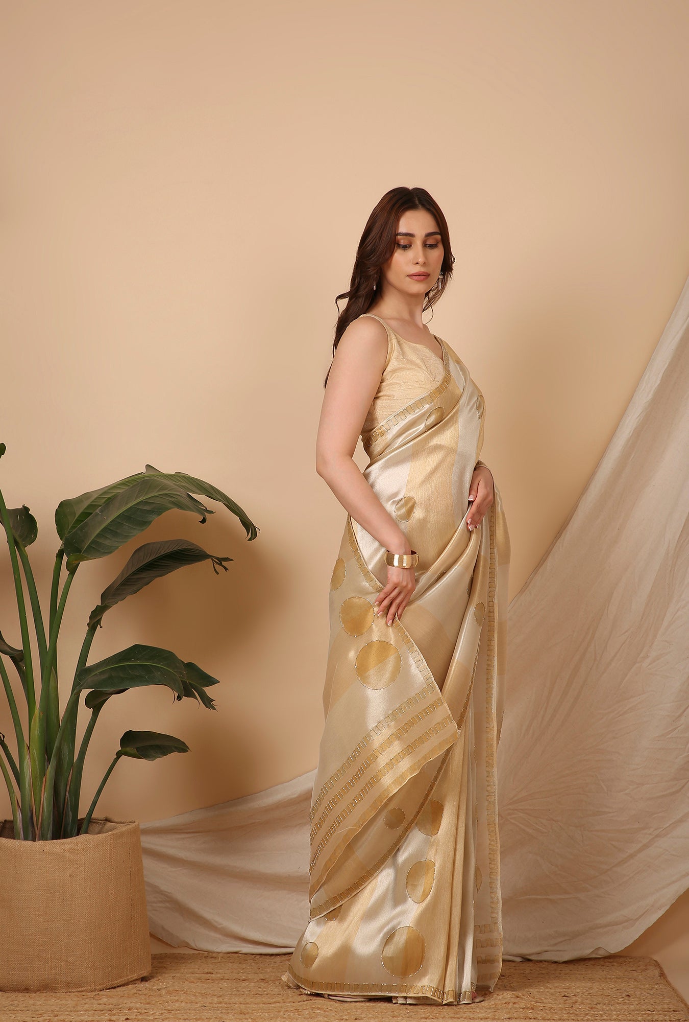 GOLD SILVER KANJIVARAM TISSU WITH HAND WORK SIGNATURE SAREE