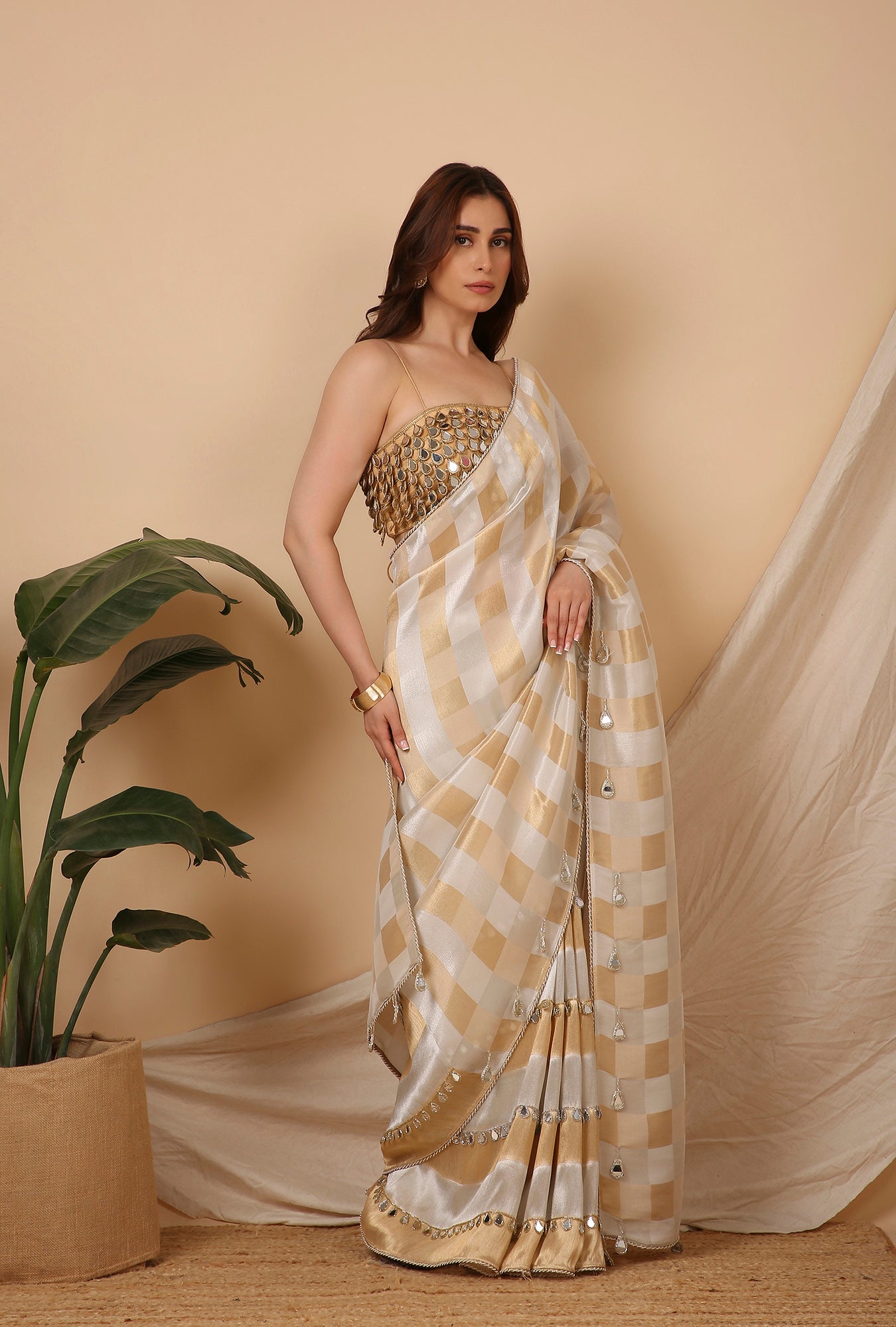 GOLD SILVER CHEX PALLU SHOULDER AND STRIPE  SIGNATURE SAREE