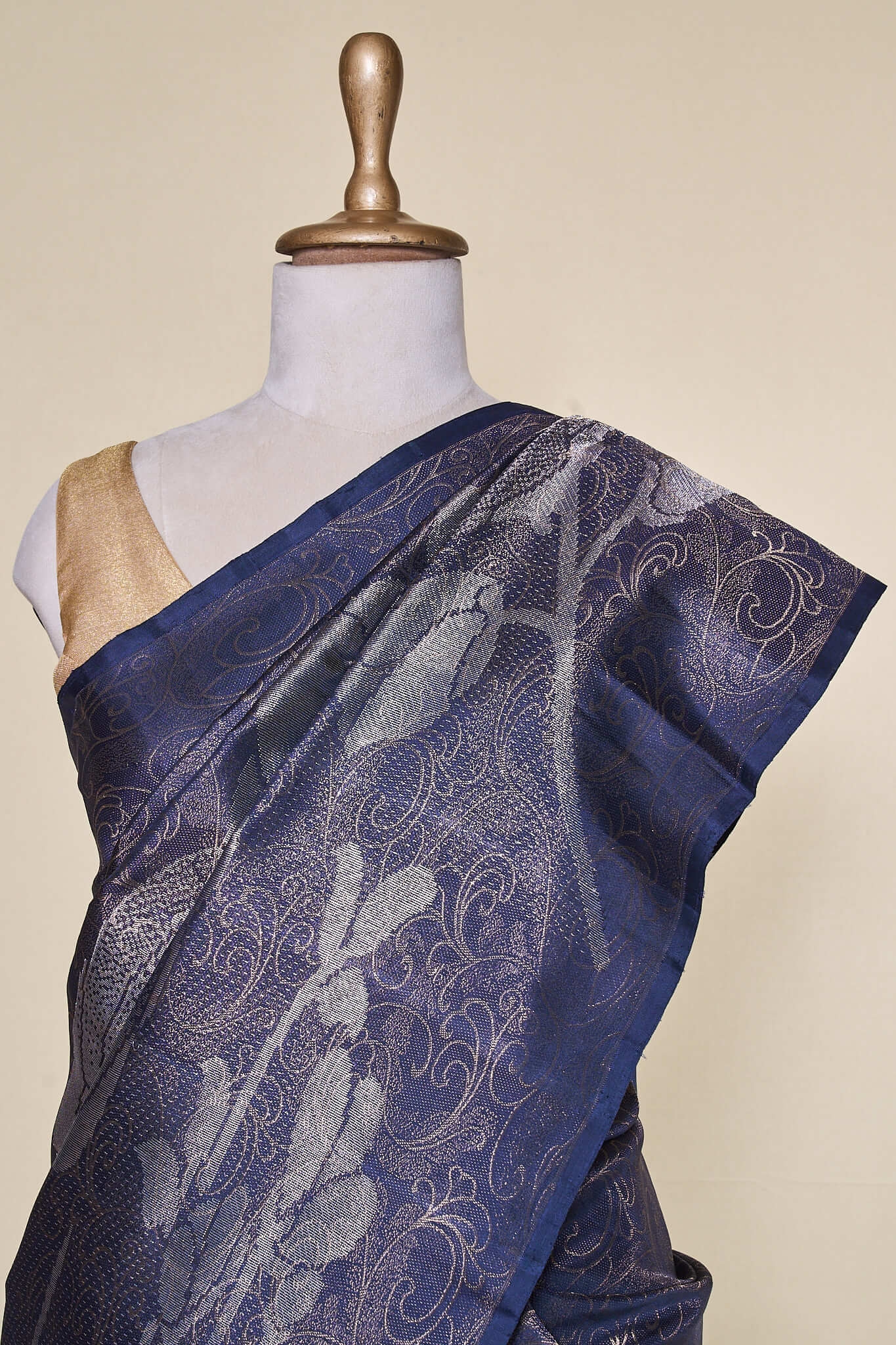 Garnet Black Geometric Flowers Kanchipuram Silk Saree