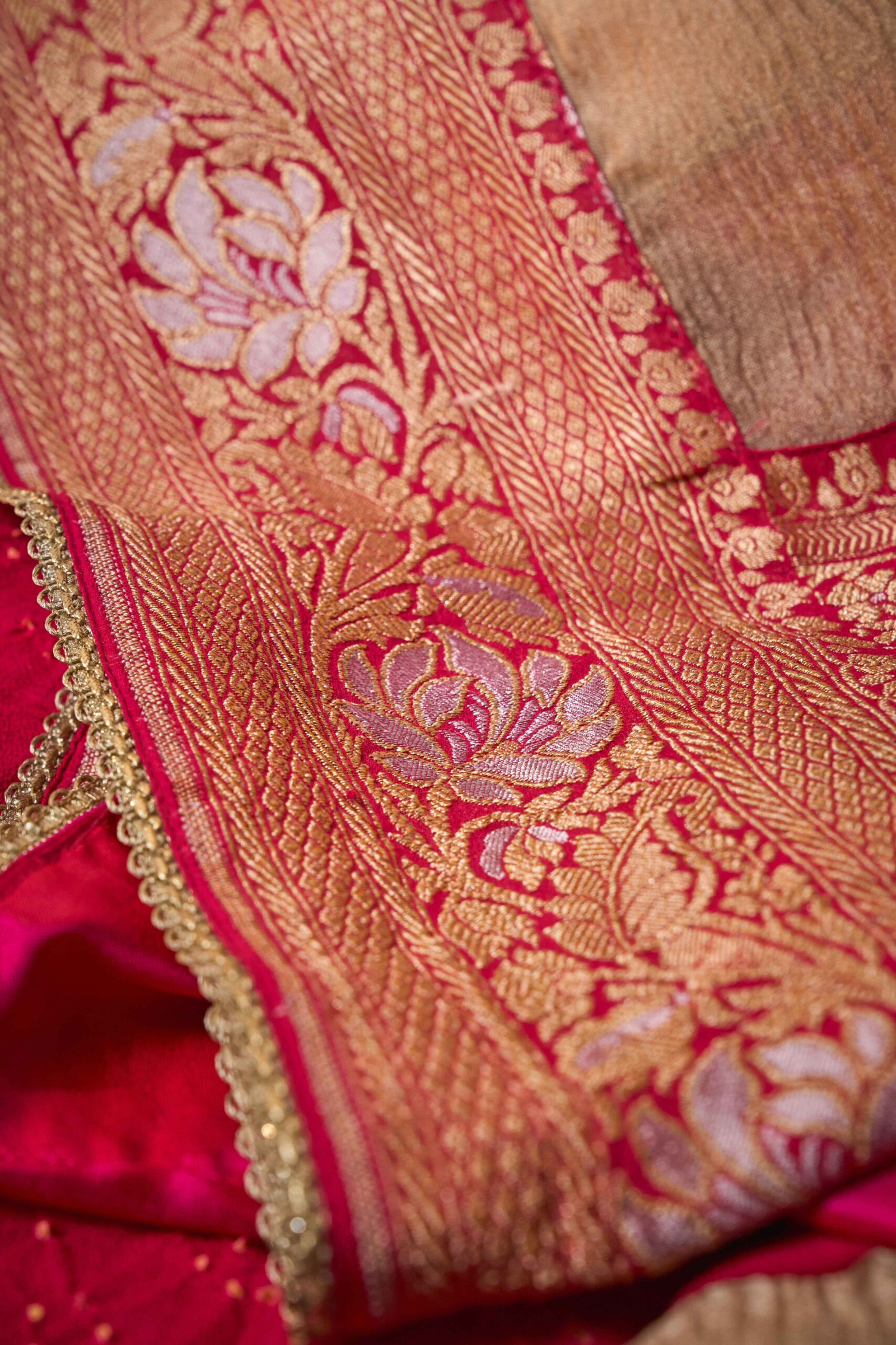 Rose Gold Crush Tissue with Banarasi Georgette Bandhani Pallu & Border Signature Silk Saree