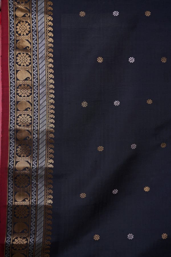 Offwhite Chex Gadhwal Silk Saree