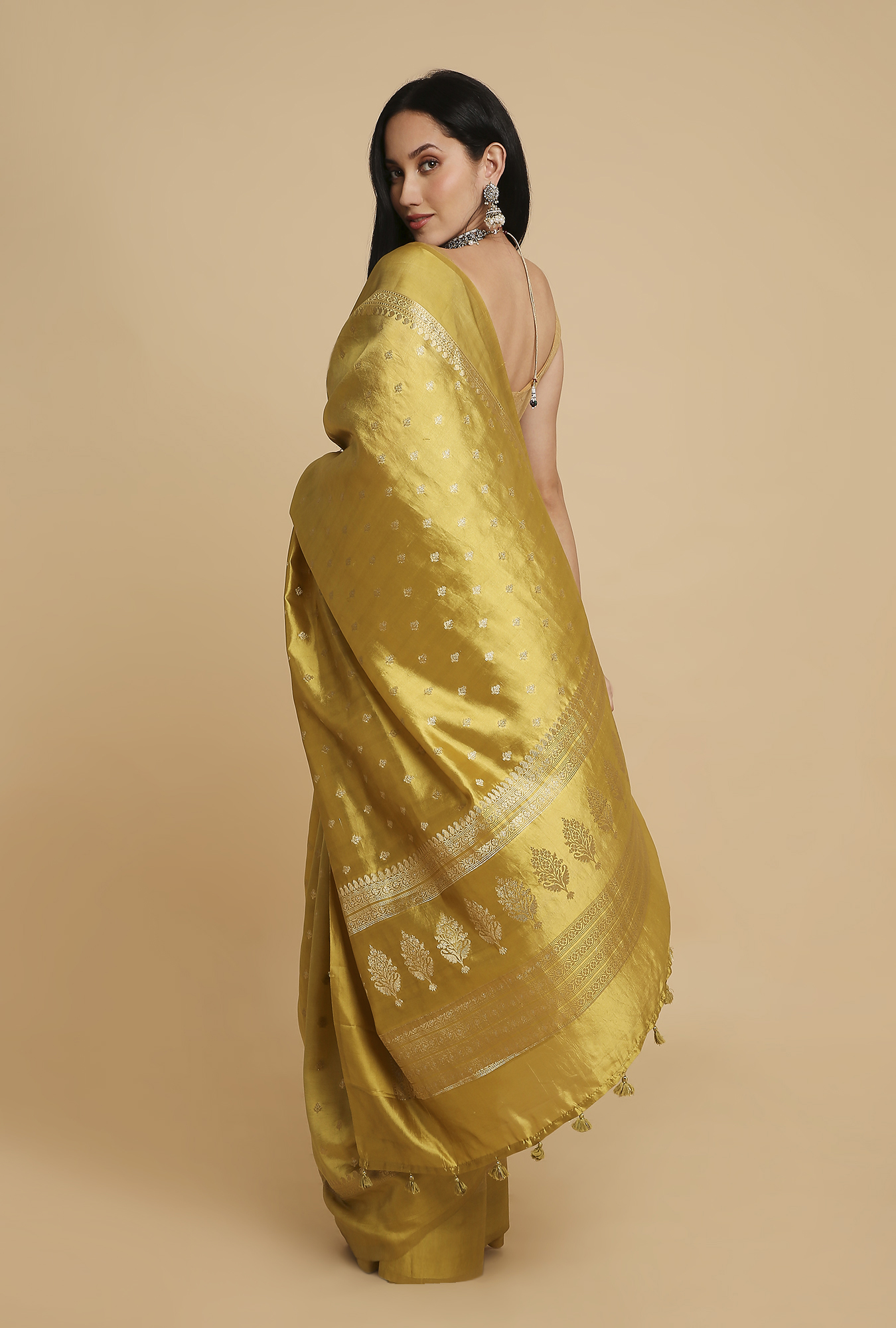 Mehndi Green Chiniya Silk Saree